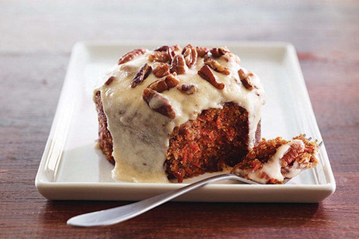 Mom's Carrot Cake (with Pecans)
