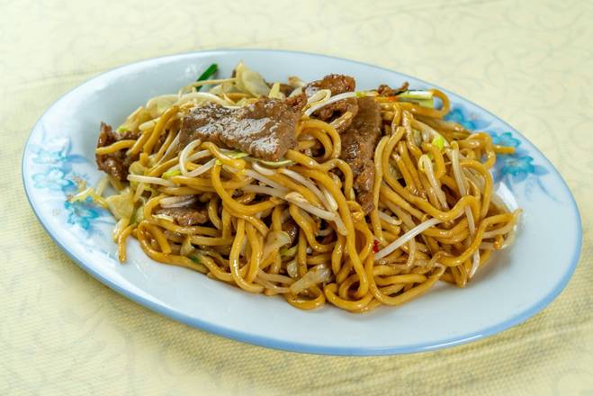 Beef Chow Mein (牛炒麵)