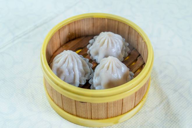 Shanghai Style Minced Pork Dumpling (小籠包)