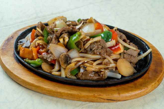 Sizzling Beef Platter (鐵板牛)