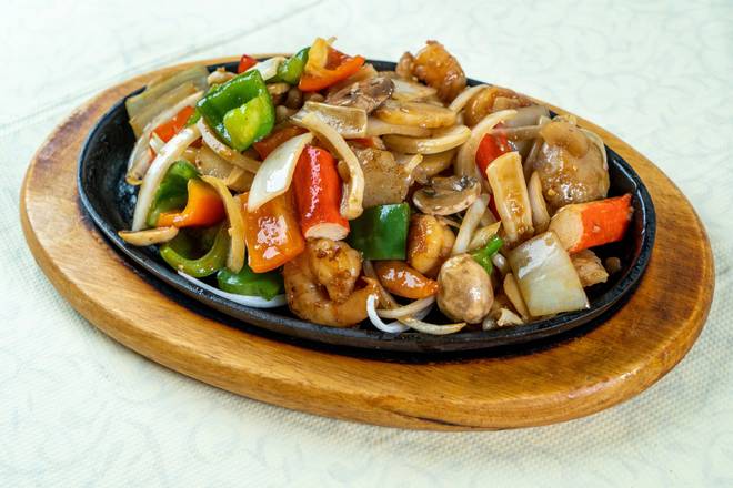 Sizzling Seafood Platter (鐵板海鮮)