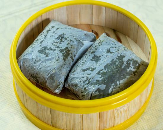 Sticky Rice in Lotus Leaf (糯米雞)