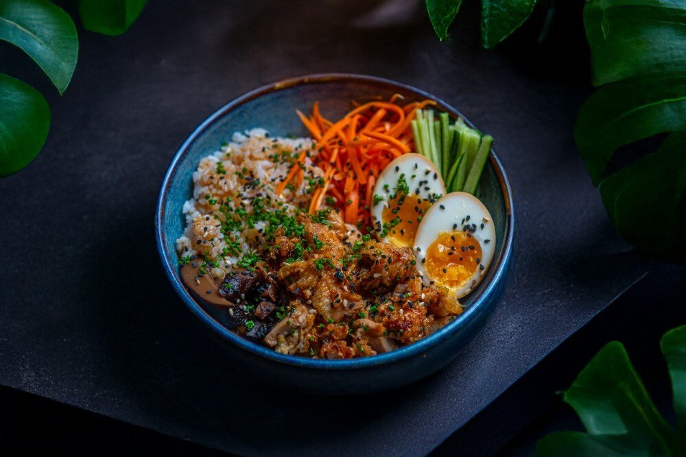 Donburi krõbekanaga