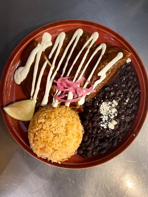 ENCHILADAS DE MOLE