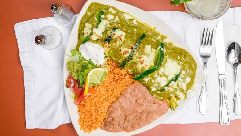 Spinach Enchilada with Green Mole