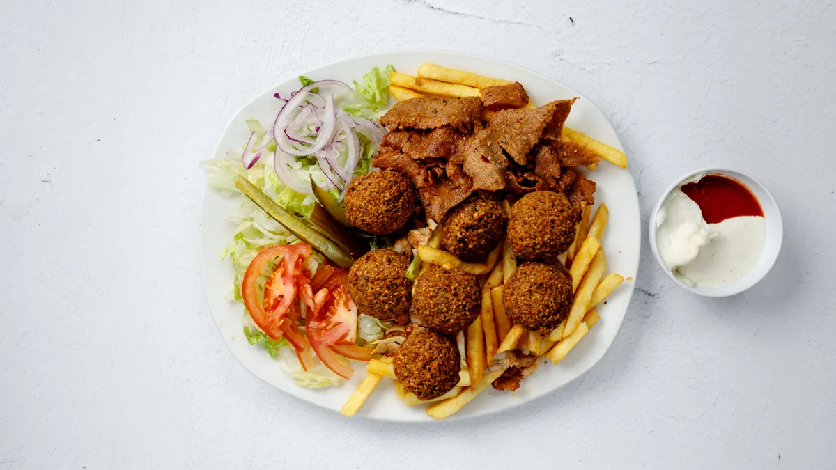 Falafeltallrik med Kebab