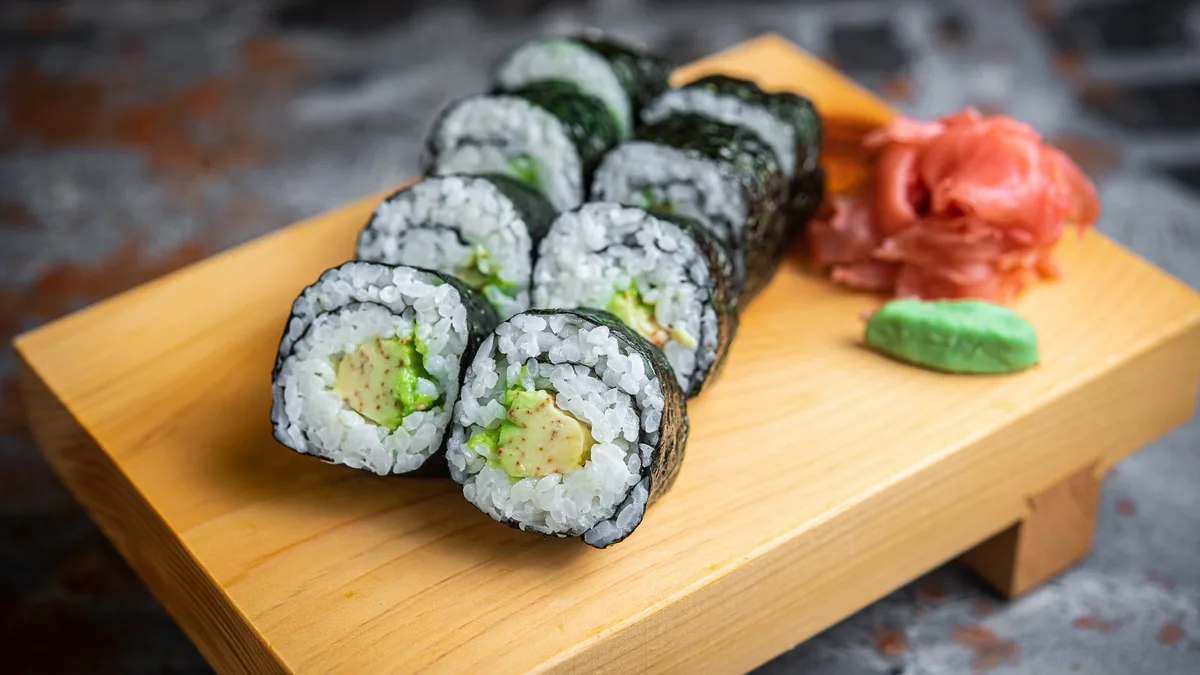 AVOKAADO MAKI 8 TK