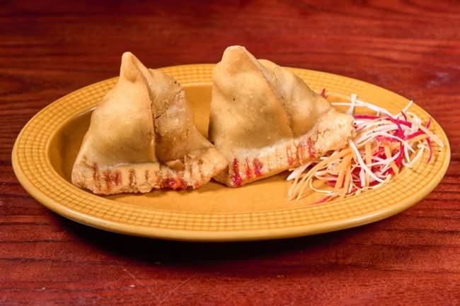 Murgh Makhani Samosa