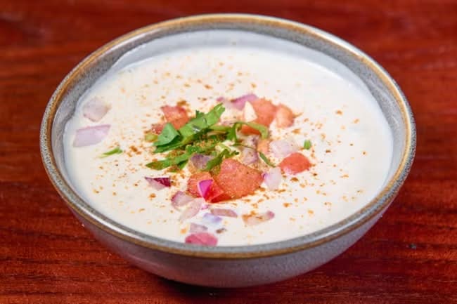 Tamatar, Kheera, Aur Pyaaz Ka Raita