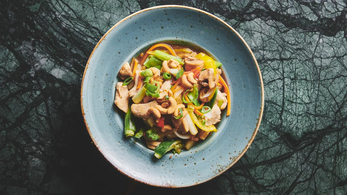15B Chicken Cashew