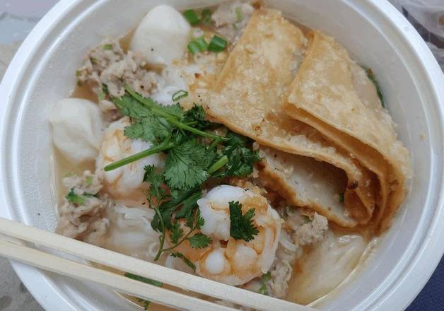 Spicy Tom Yum Noodle Soup