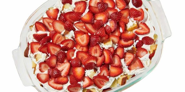 Party-Size Strawberry Shortcake