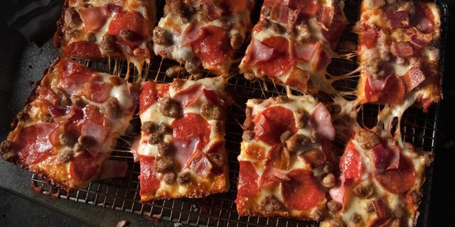 All Meaty Deep Dish Pizza