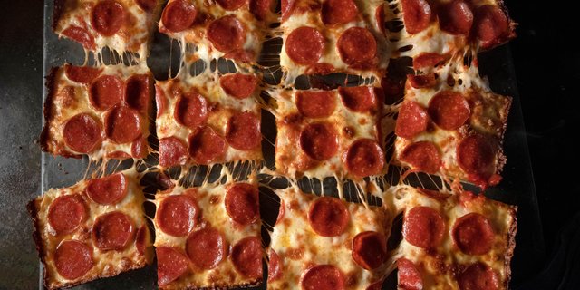 Build-Your-Own Party Tray Pizza