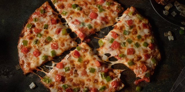 Build Your Own Small Cauliflower Pizza