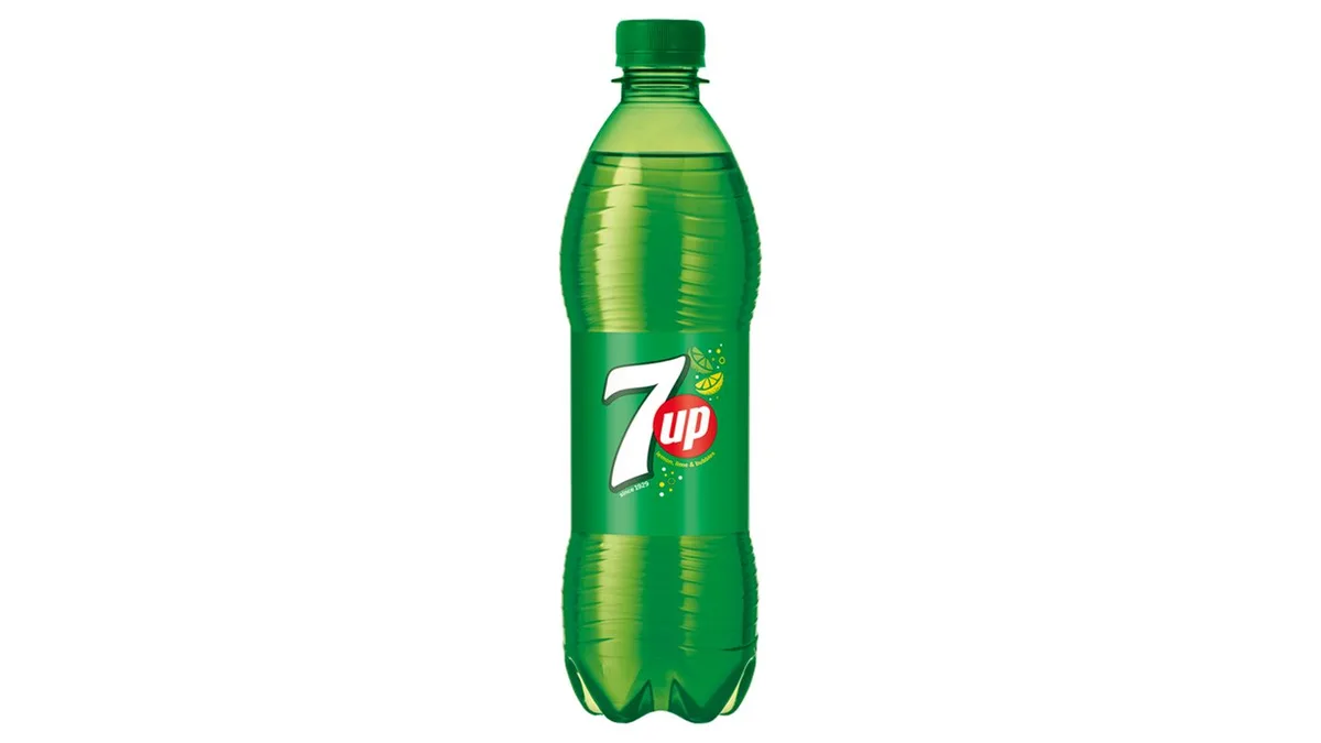 7UP citrus aromákkal ízesített szénsavas üdítőital cukorral és édesítőszerrel 0,5 l