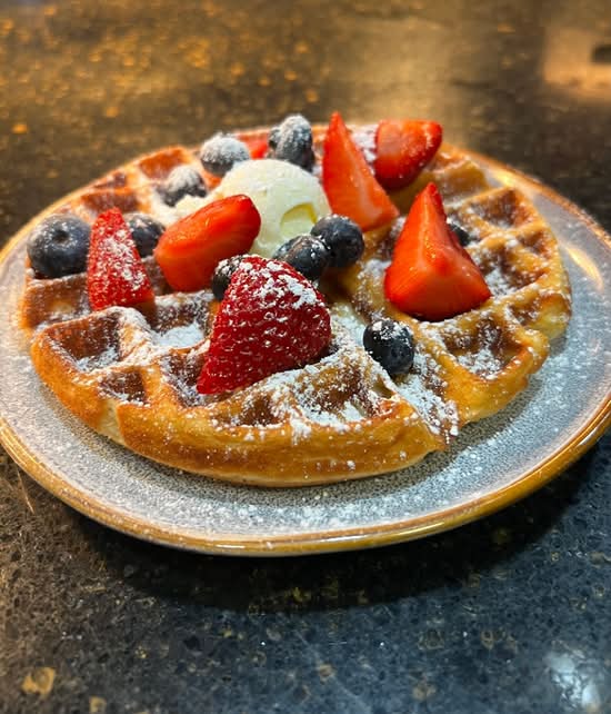 SIDE WAFFLE W/ FRUIT
