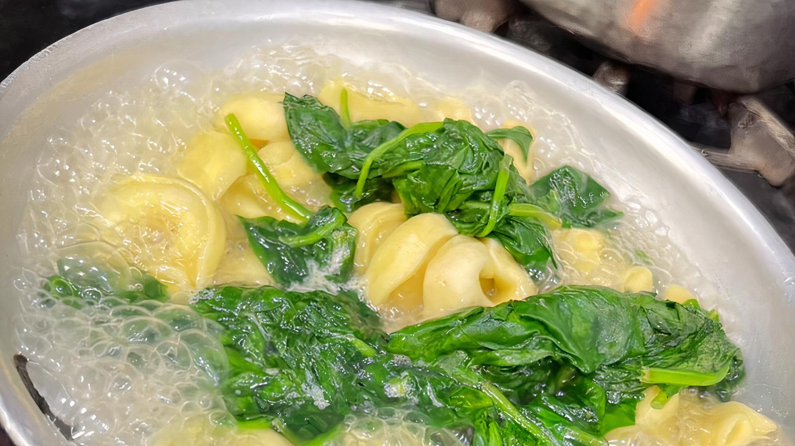 Tortellini in Brodo with Spinach Soup (Large)