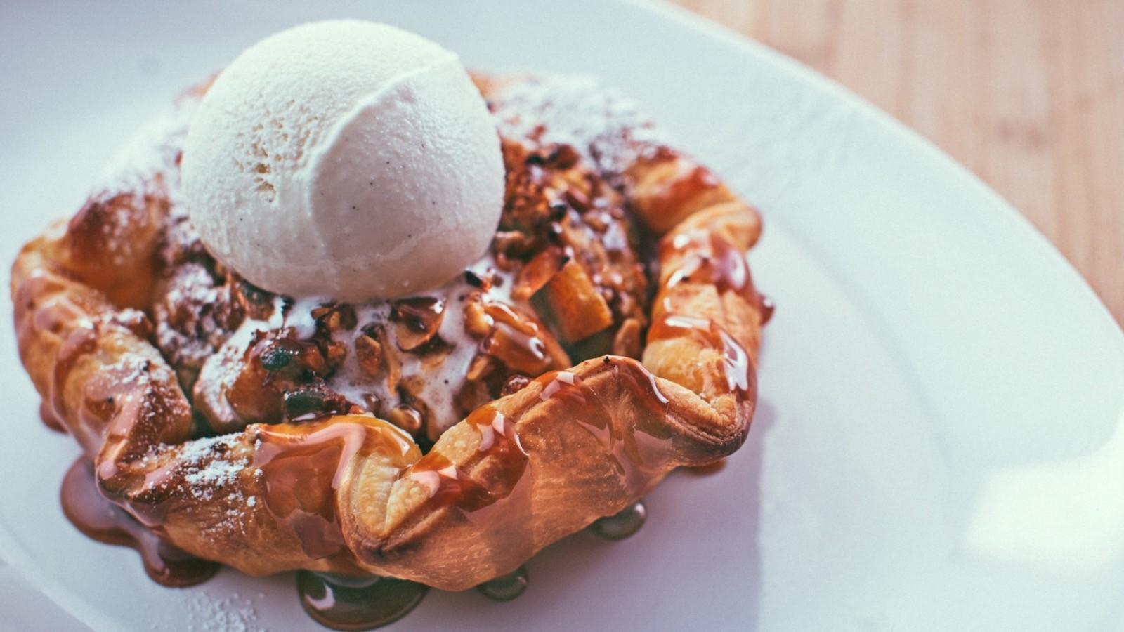 Individually Baked Apple Pie - Maple