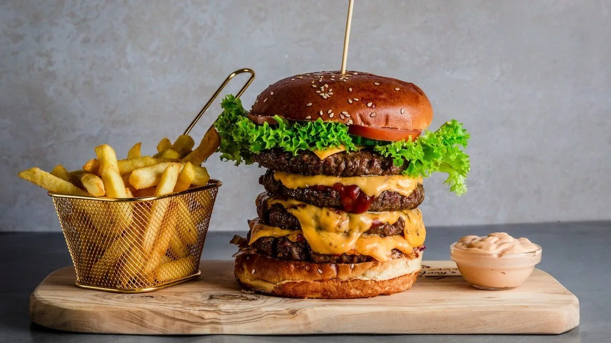 Star Quadruple Cheeseburger