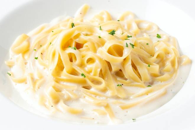 CLASSIC FETTUCCINE ALFREDO