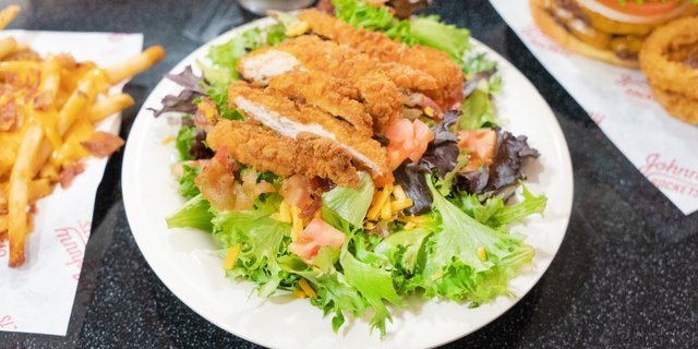 Crispy Chicken Club Salad