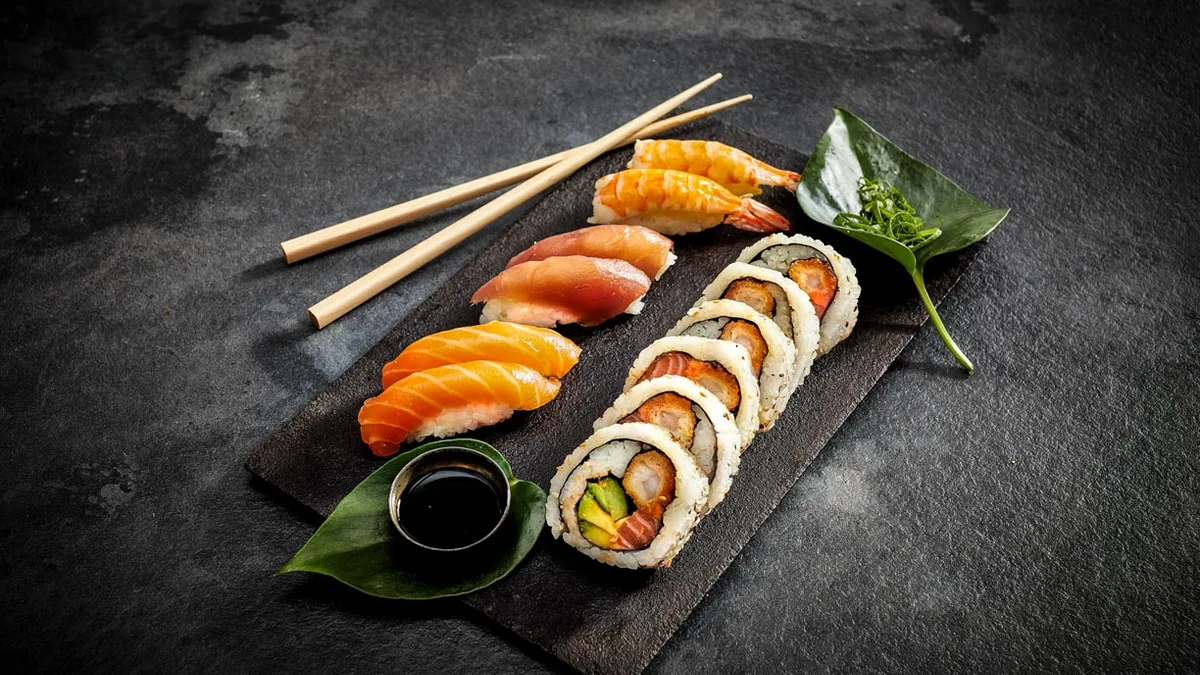 16. Nigiri and Maki Main