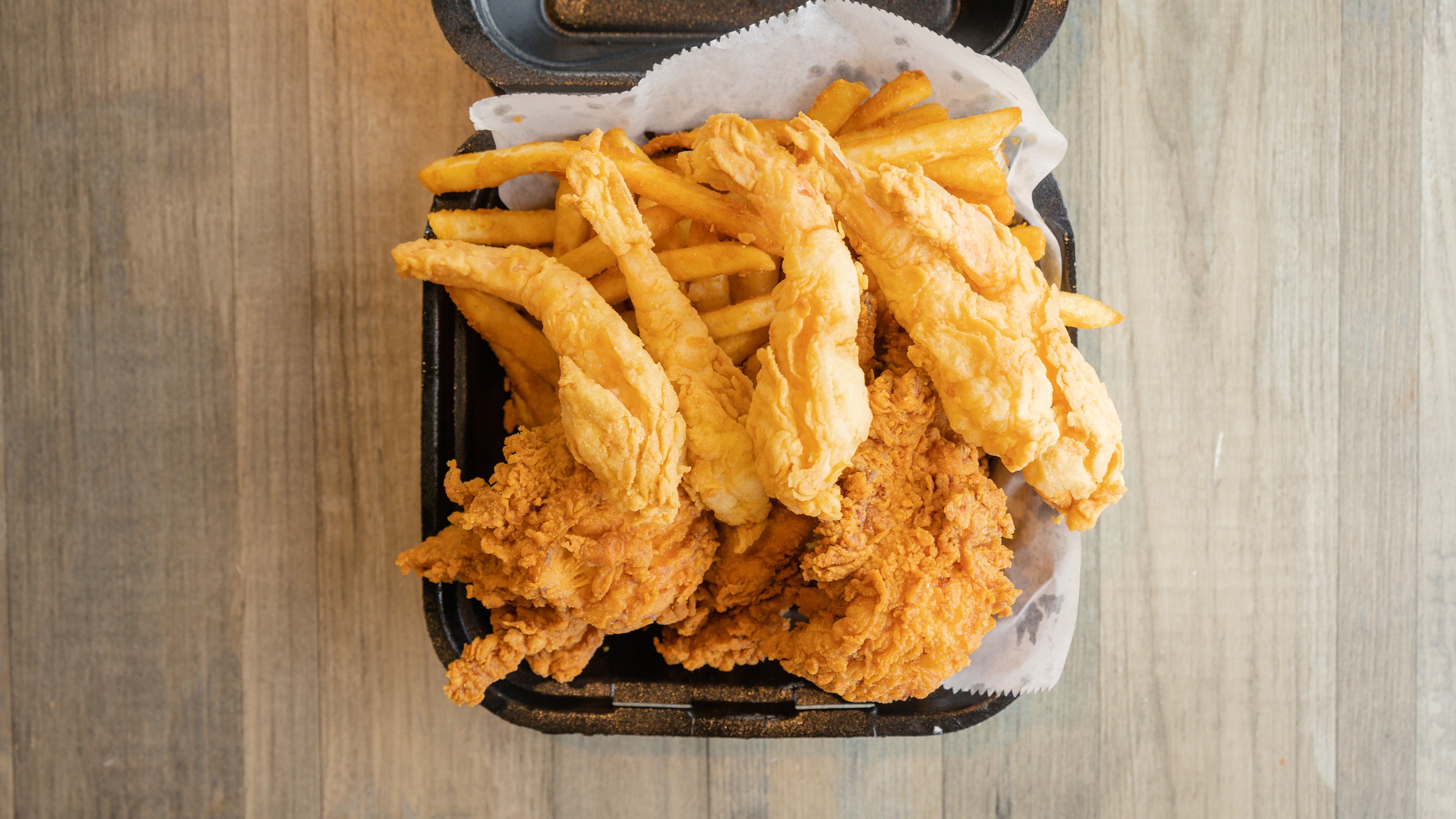 20 Wings and 10 Pcs. Fish