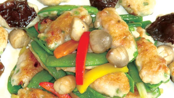 Woodear Mushroom with Snowpeas