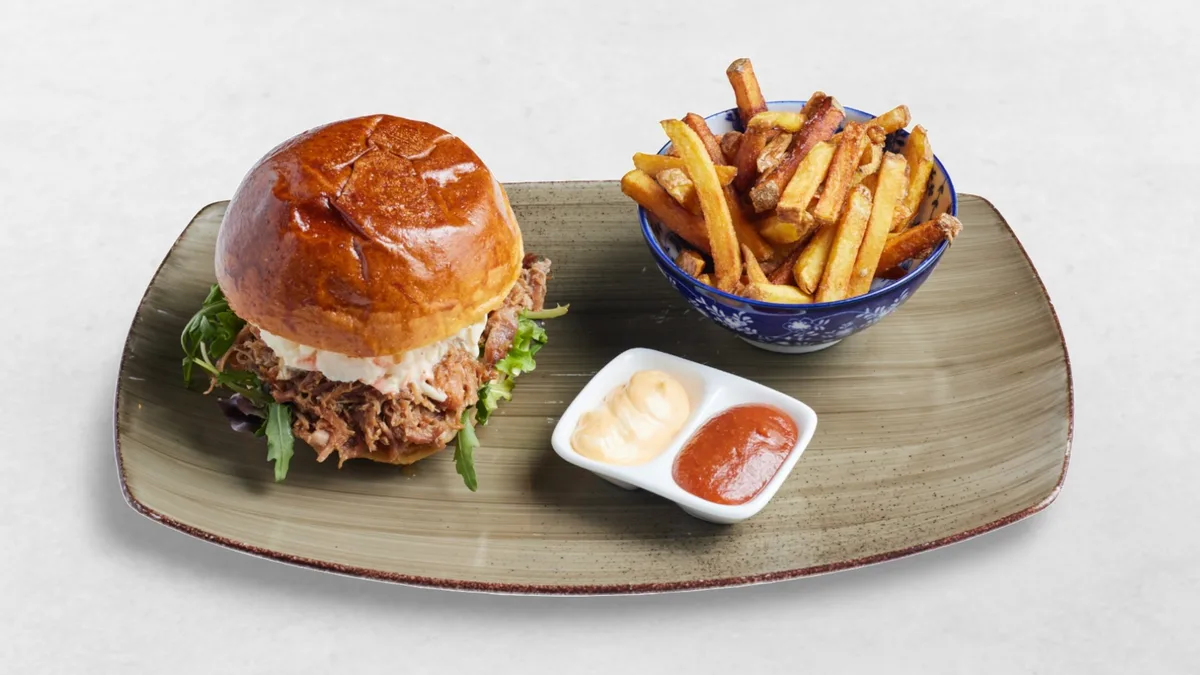 Pulled pork burger