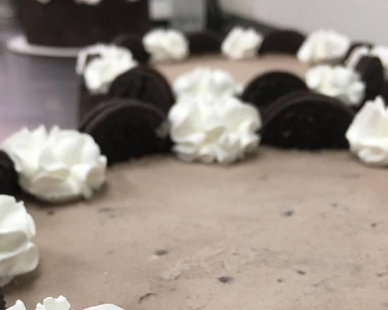 Large Cookies and Cream Cake
