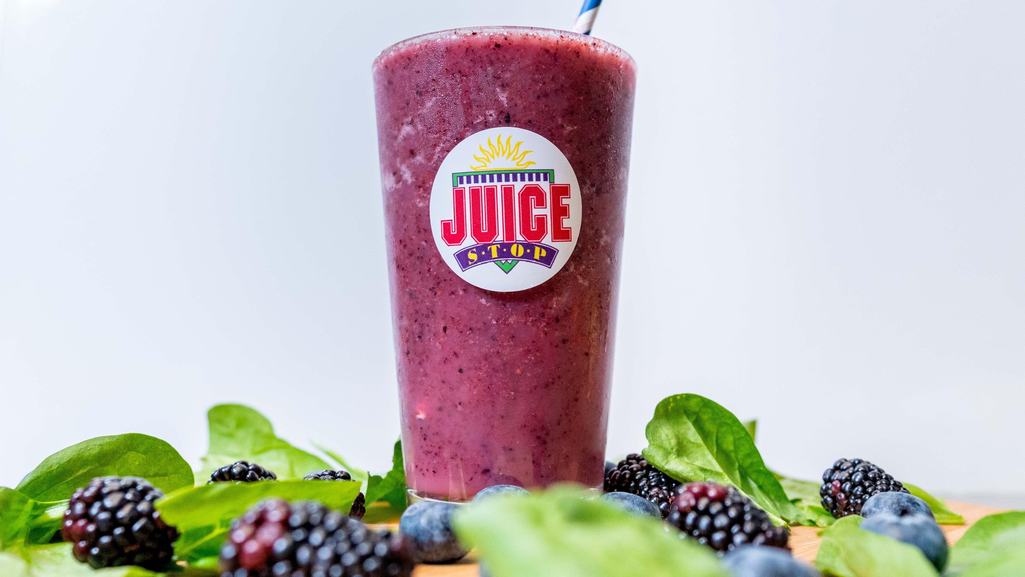 Berries and Greens (24oz)