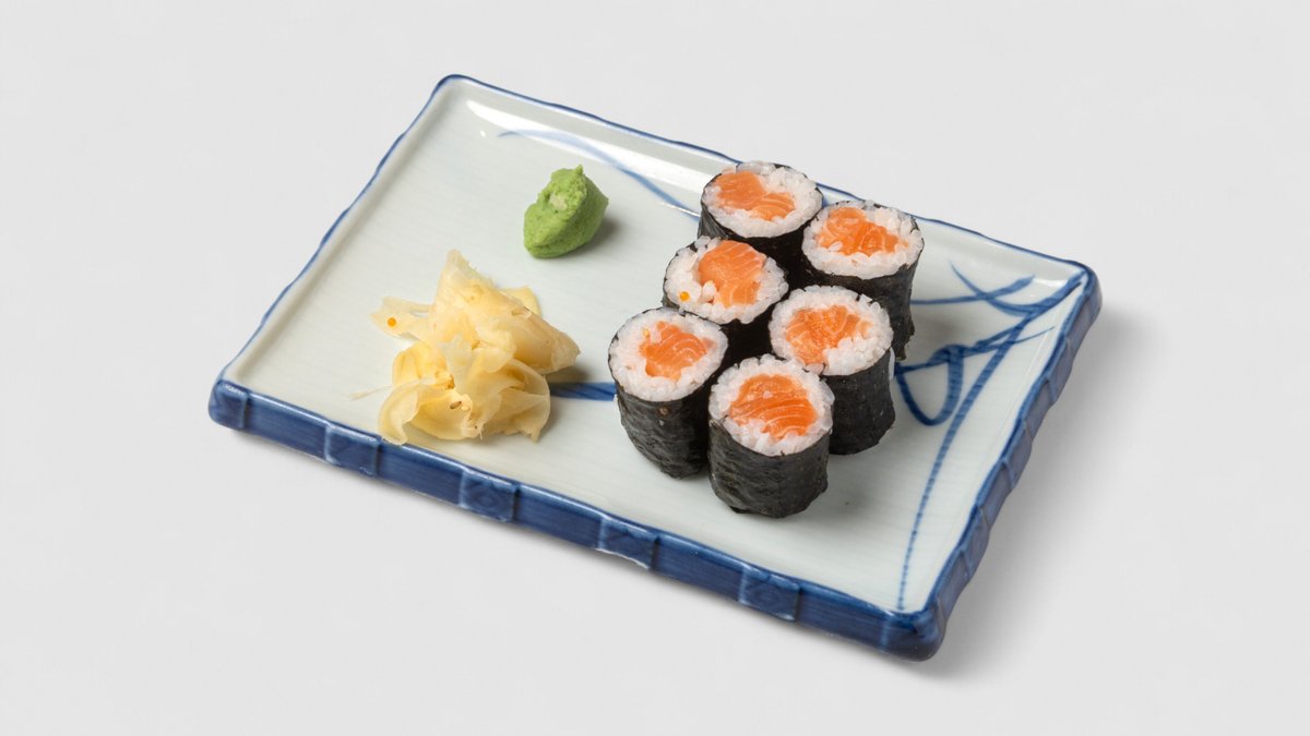 130. Lohi hosomaki / salmon hosomaki