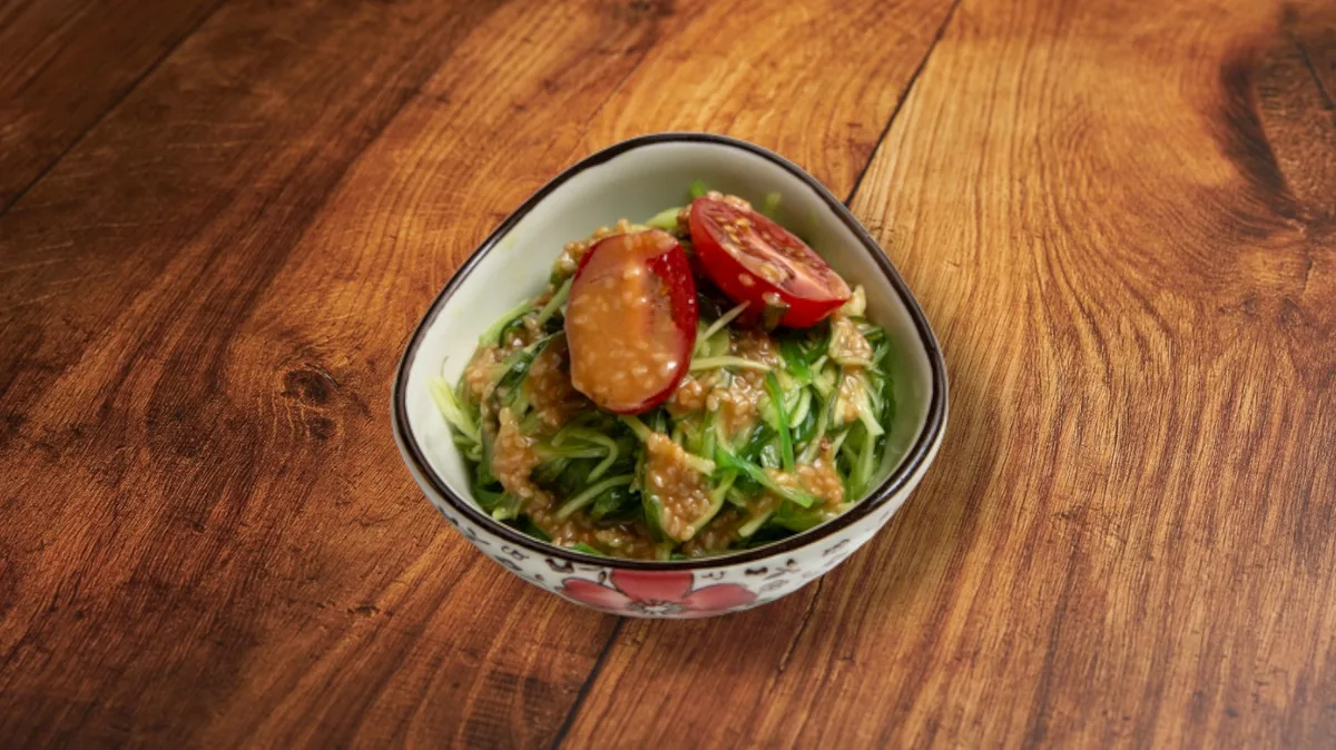 22. Wakame salaatti