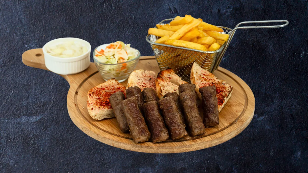 Sarajevski ćevapi-obrok