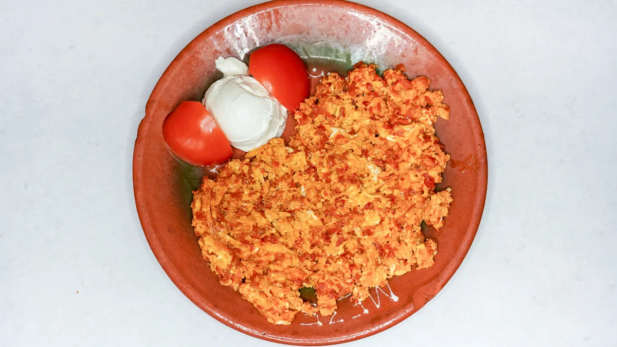 Prženi ajvar sa jajima