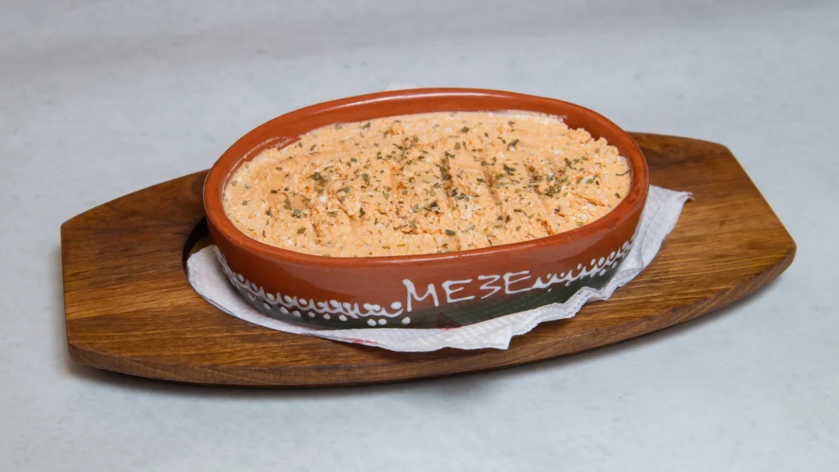 Urnebes salata