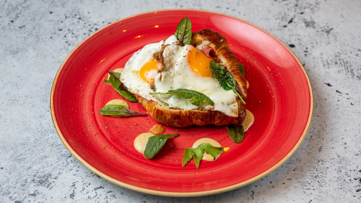 Croissant Croque Madame της Αυλής