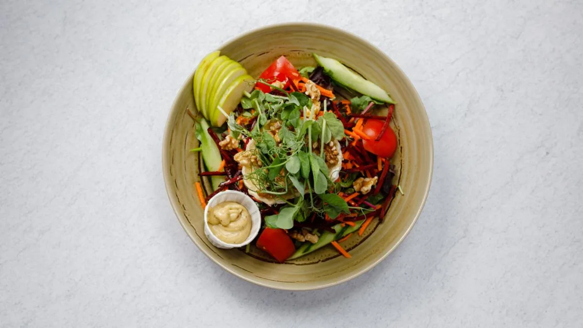 Kyckling och Grillad Chèvre Sallad / Chicken and grilled Chèvre Salad