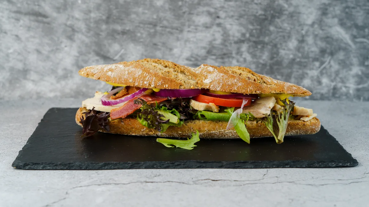 Kylling og bacon baguette