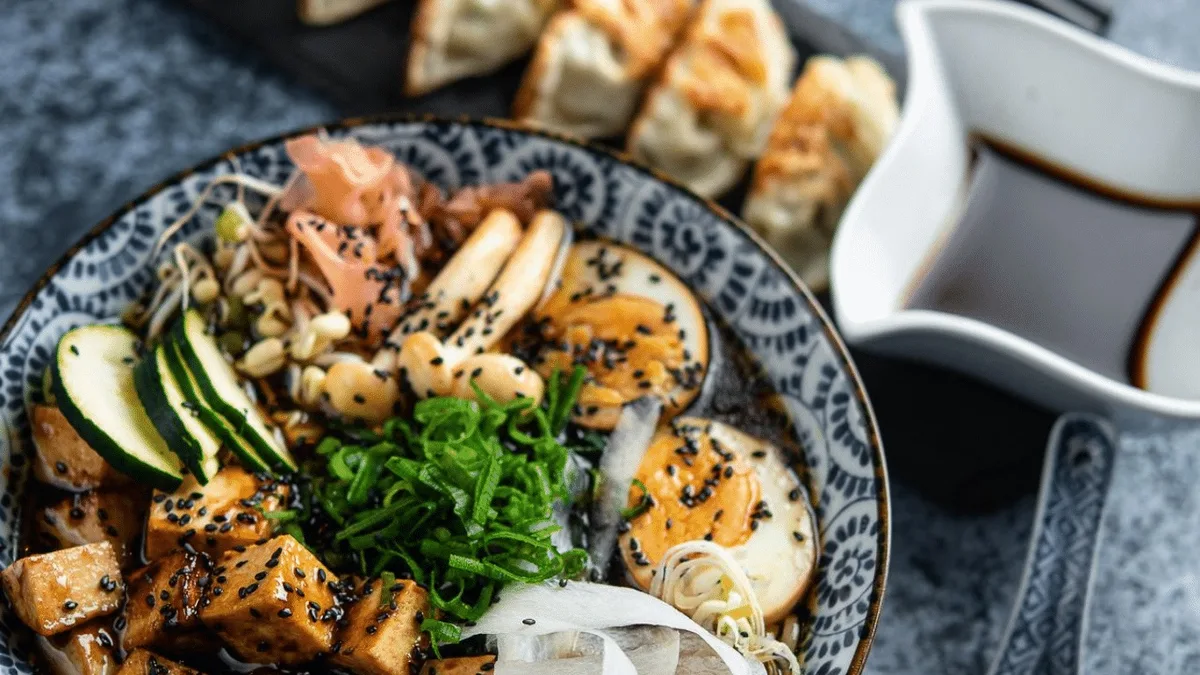 Ramen Tofuga  ja  Gyozad juurviljadega