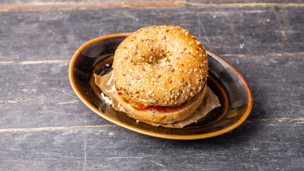 MAGYAROS BAGEL