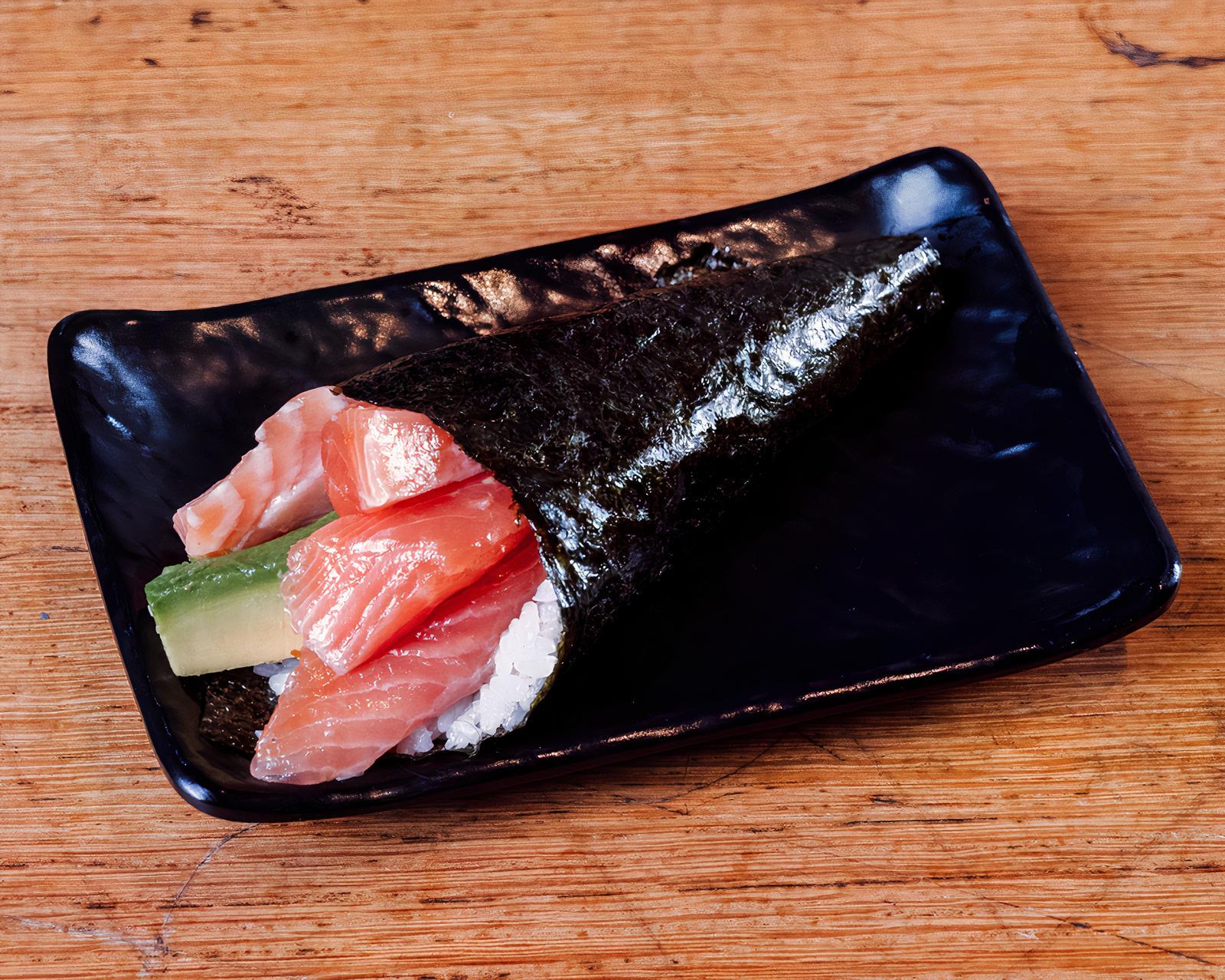 Salmon Hand Roll