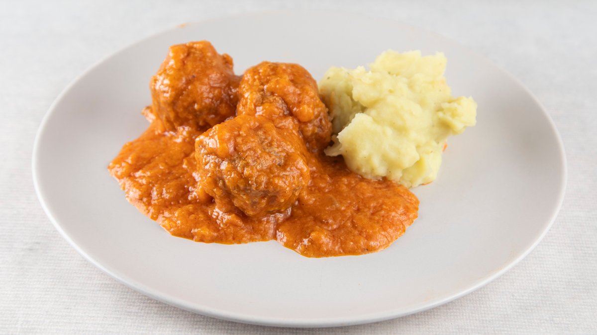 Ćufte u paradajz sosu sa pireom