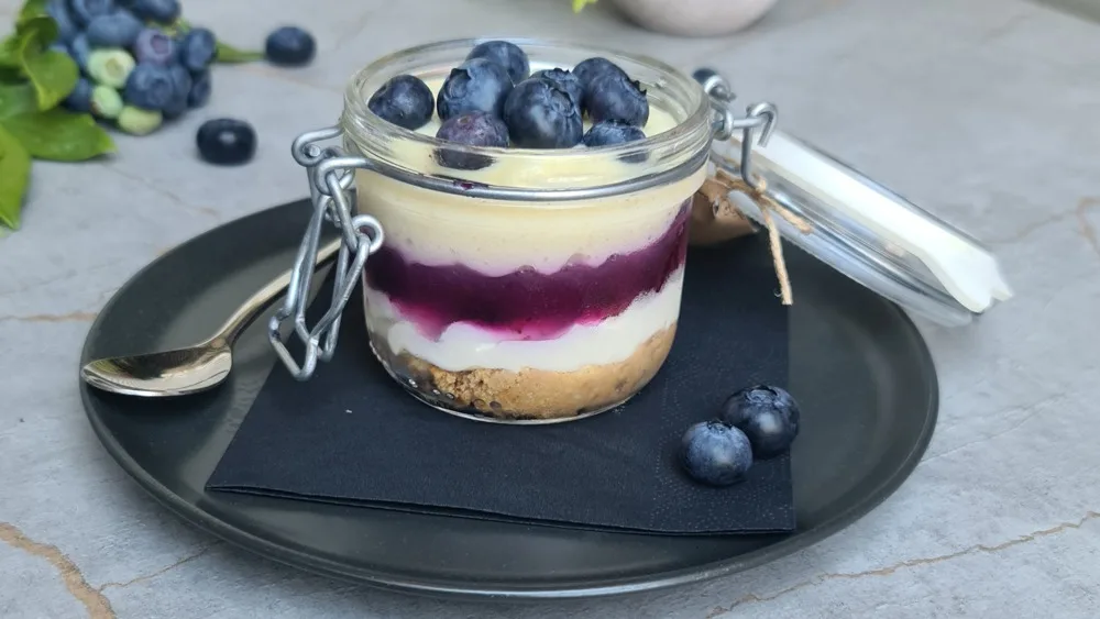Blueberry Cake sa teglicom (cena uključuje staklenu ambalažu)