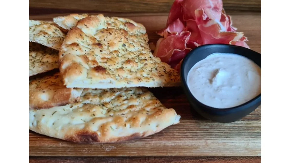 Focaccia sa pršutom