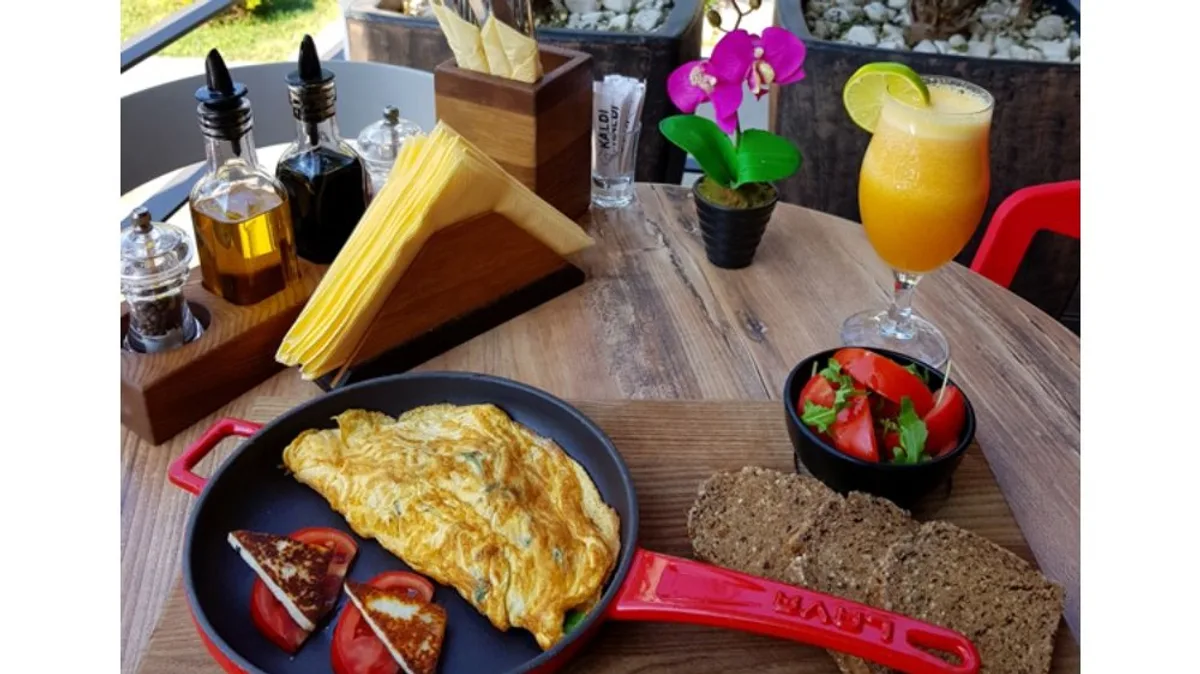 Omlet sa spanaćem i kozjim sirom