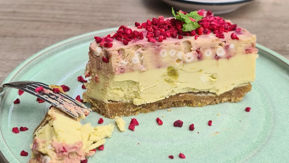 Pistachio cake