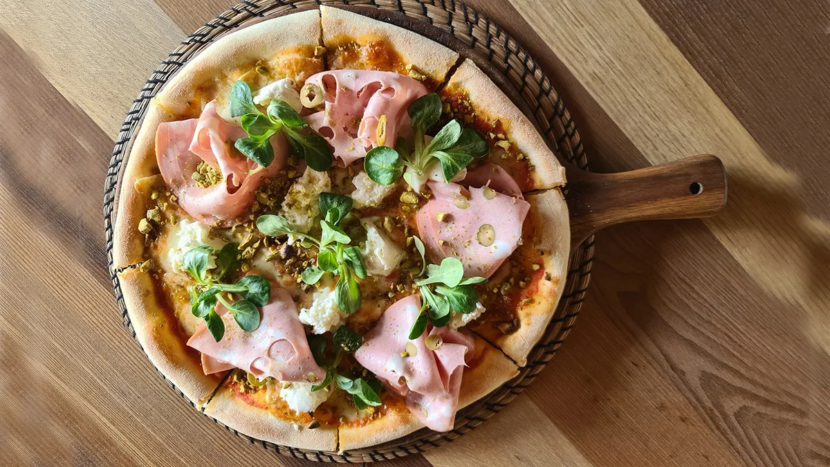 Pizza Mortadella Pistachio