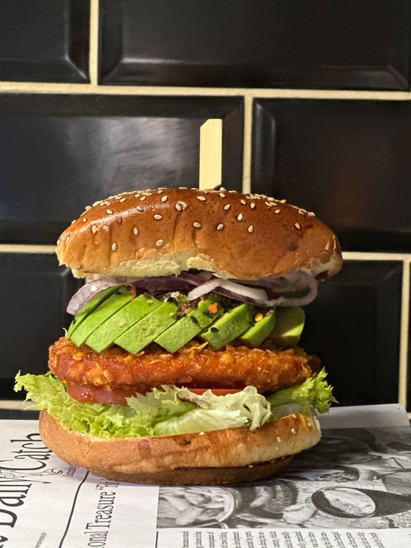 NEW - Avokádo CRISPY Burger MENU